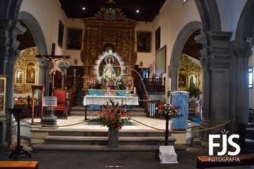 Engalanamiento de la imagen durante la jornada de este viernes/Francisco Santana Ravelo.
